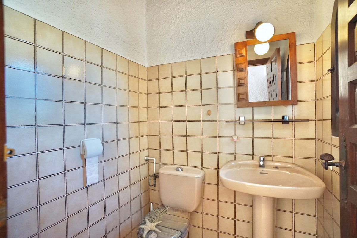 Se vende Villa - Chalet de 4 dormitorios en Costa Blanca, Alicante, España