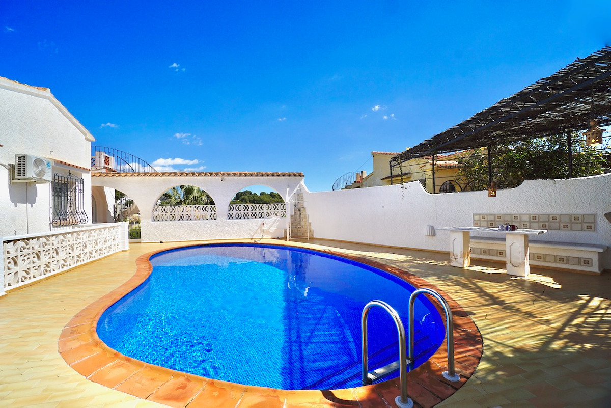 Se vende Villa - Chalet de 4 dormitorios en Costa Blanca, Alicante, España