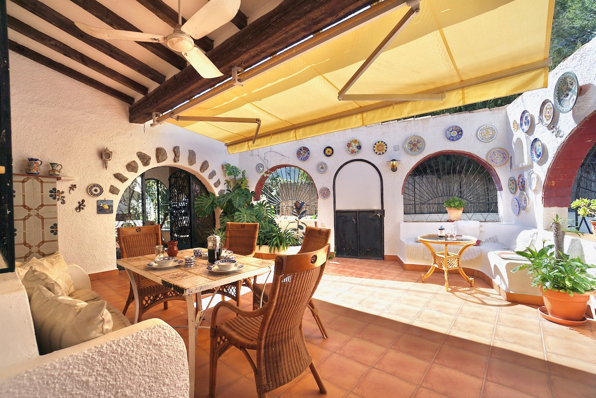 Se vende Villa - Chalet de 4 dormitorios en Costa Blanca, Alicante, España