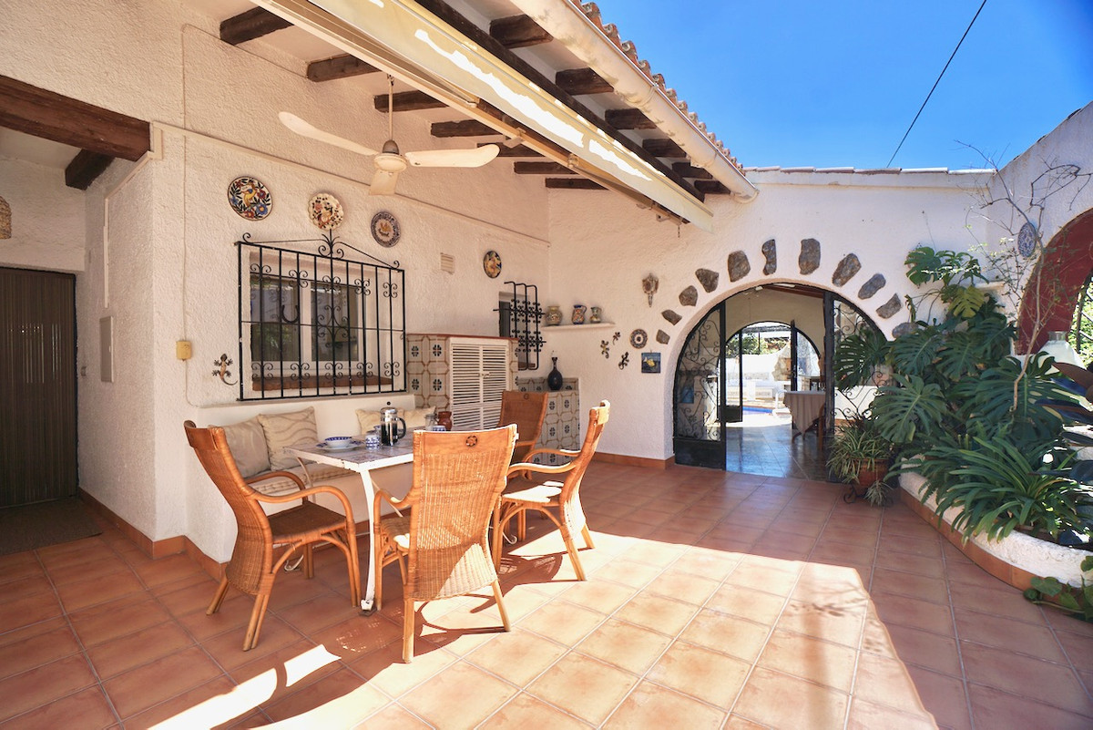 Se vende Villa - Chalet de 4 dormitorios en Costa Blanca, Alicante, España