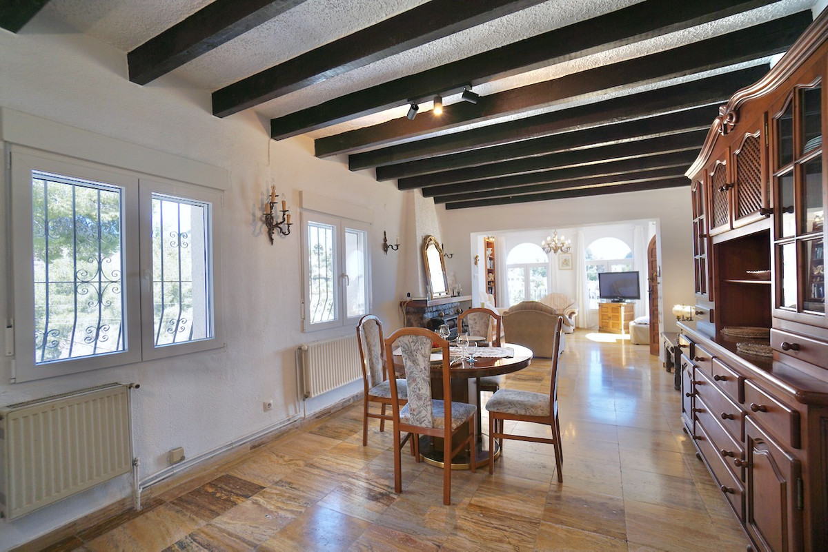 Se vende Villa - Chalet de 4 dormitorios en Costa Blanca, Alicante, España
