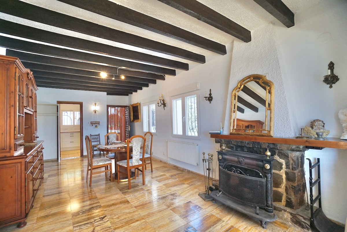 Se vende Villa - Chalet de 4 dormitorios en Costa Blanca, Alicante, España
