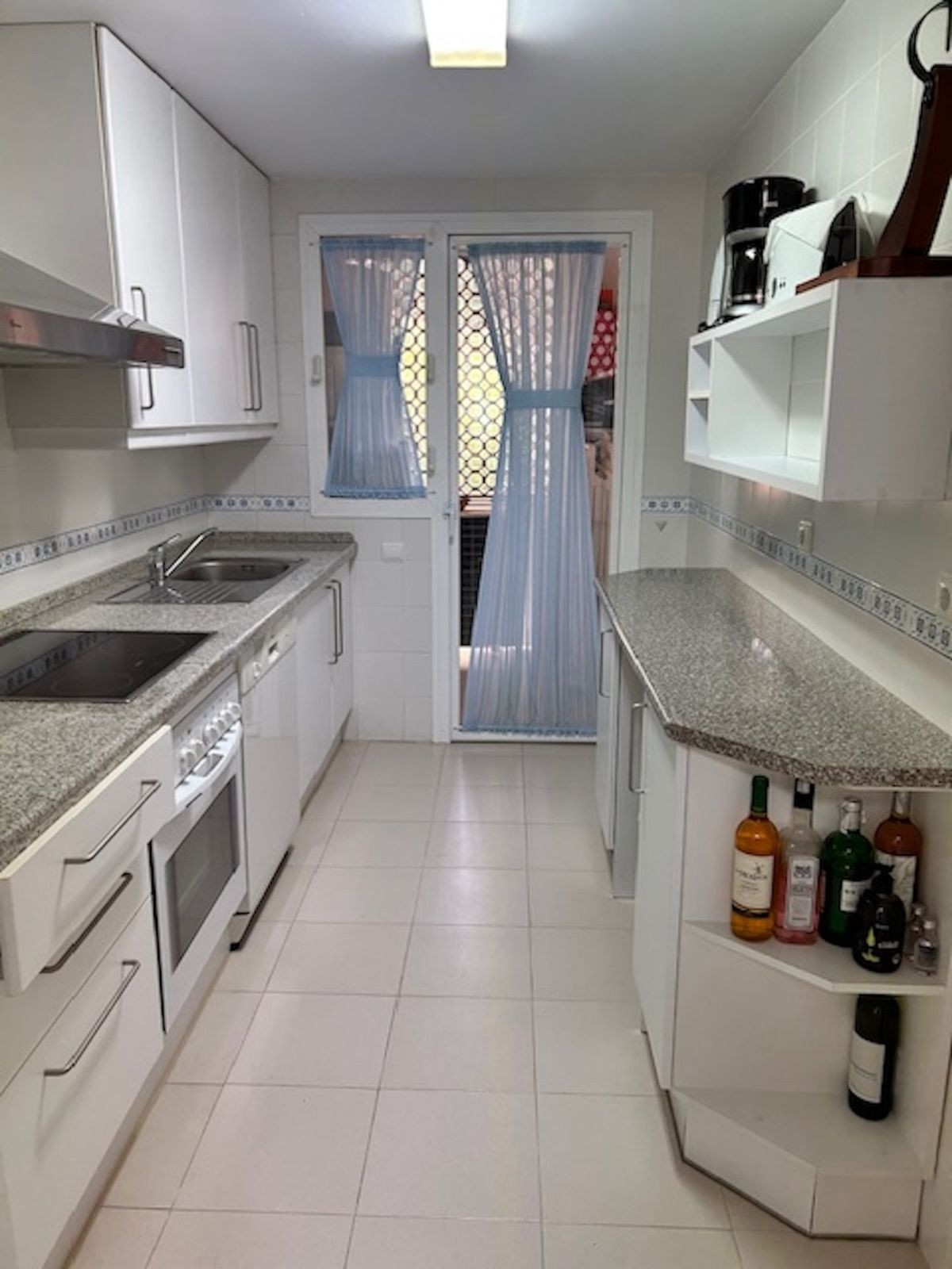 3 Bed Apartment for sale in Benahavís Costa Del Sol, Málaga, Spain