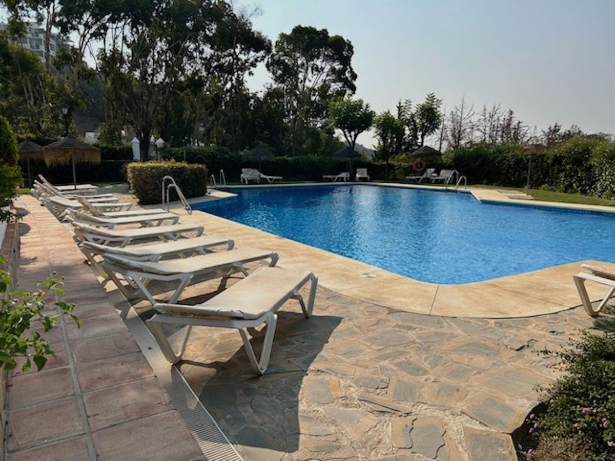 3 Bed Apartment for sale in Benahavís Costa Del Sol, Málaga, Spain