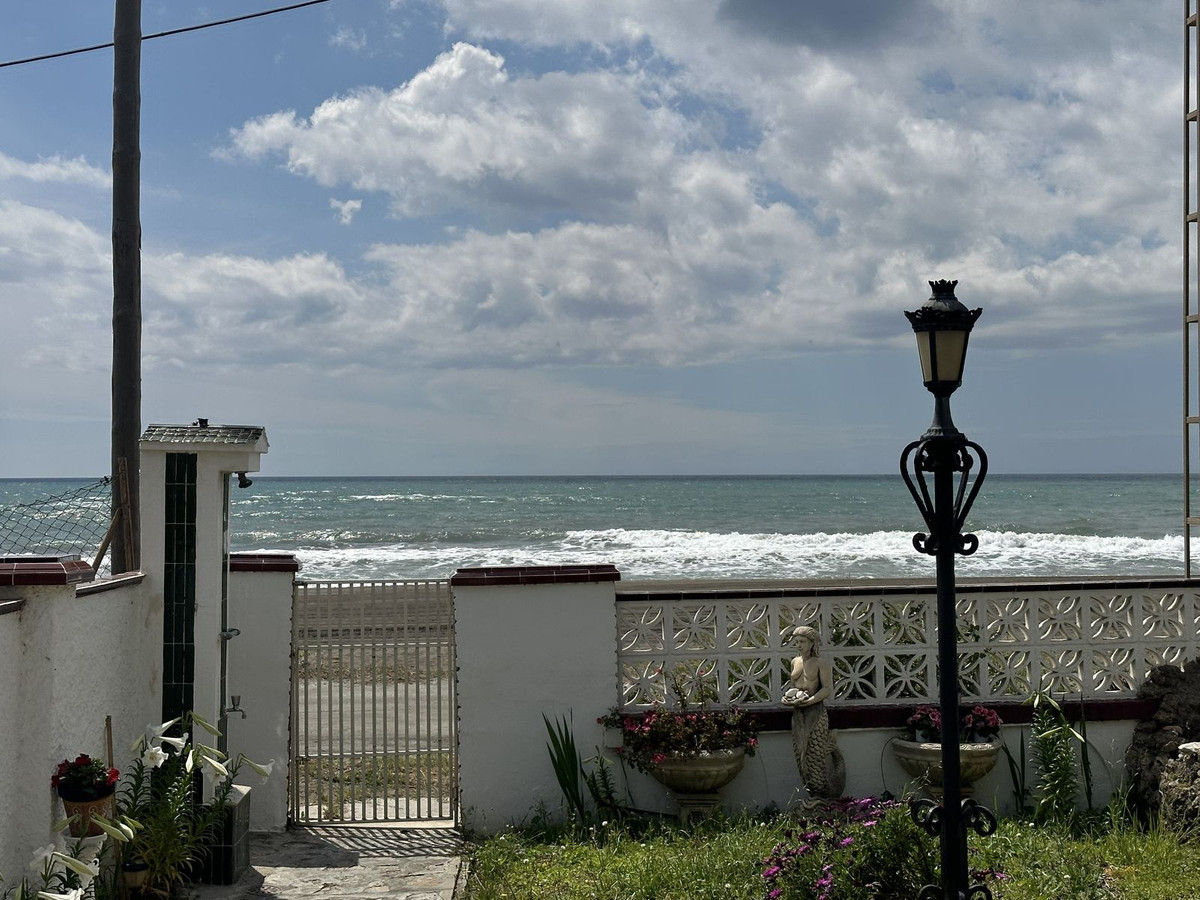 4 Bed Townhouse for sale in Rincón De La Victoria Costa Del Sol East, Málaga, Spain