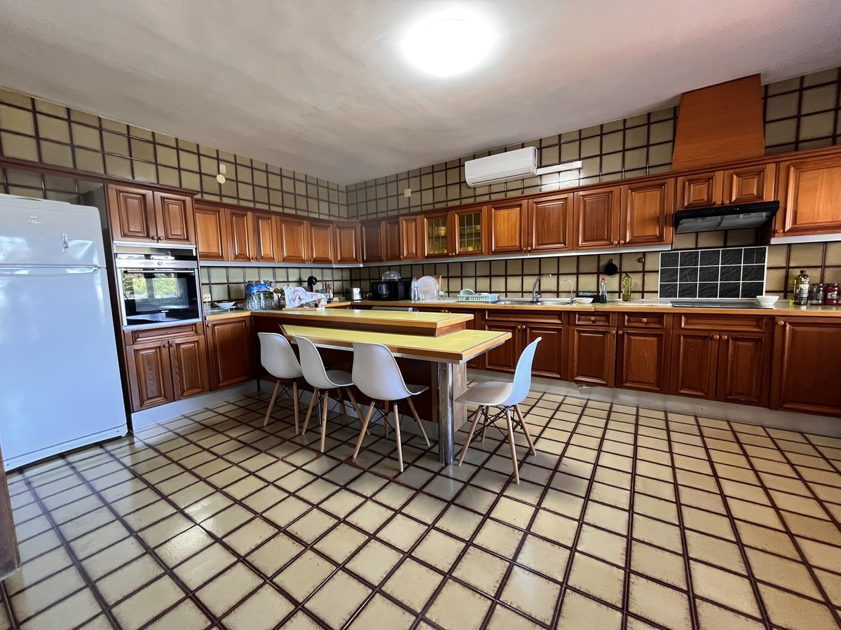 4 Bed Townhouse for sale in La Nucia Costa Blanca, Alicante, Spain