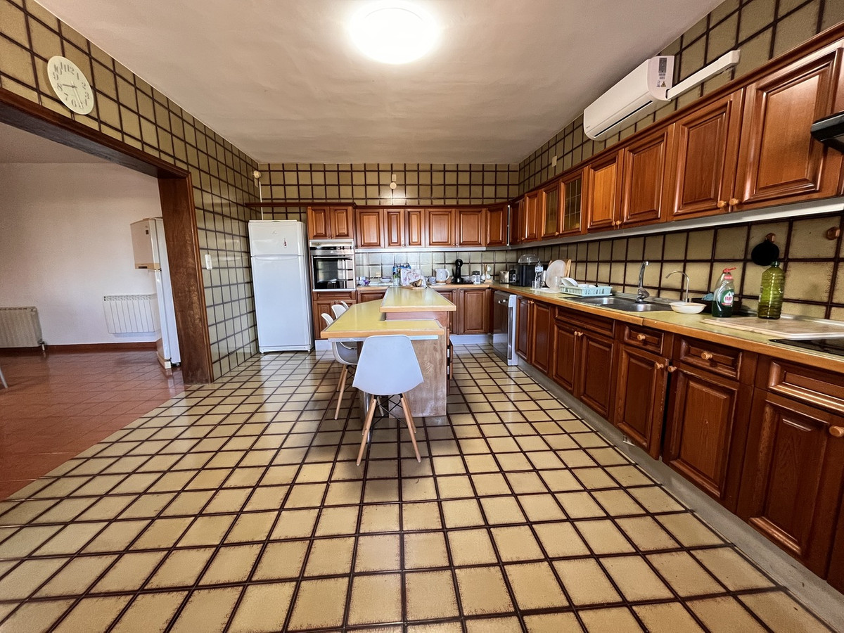 4 Bed Townhouse for sale in La Nucia Costa Blanca, Alicante, Spain