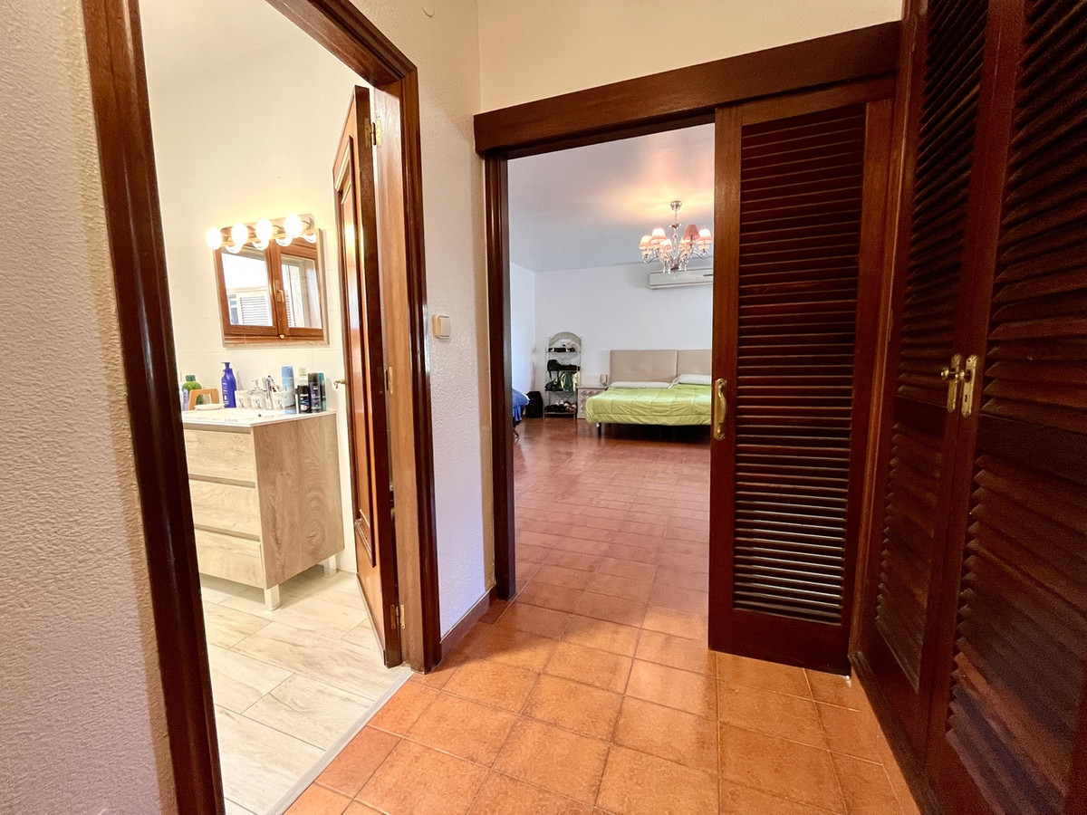 4 Bed Townhouse for sale in La Nucia Costa Blanca, Alicante, Spain