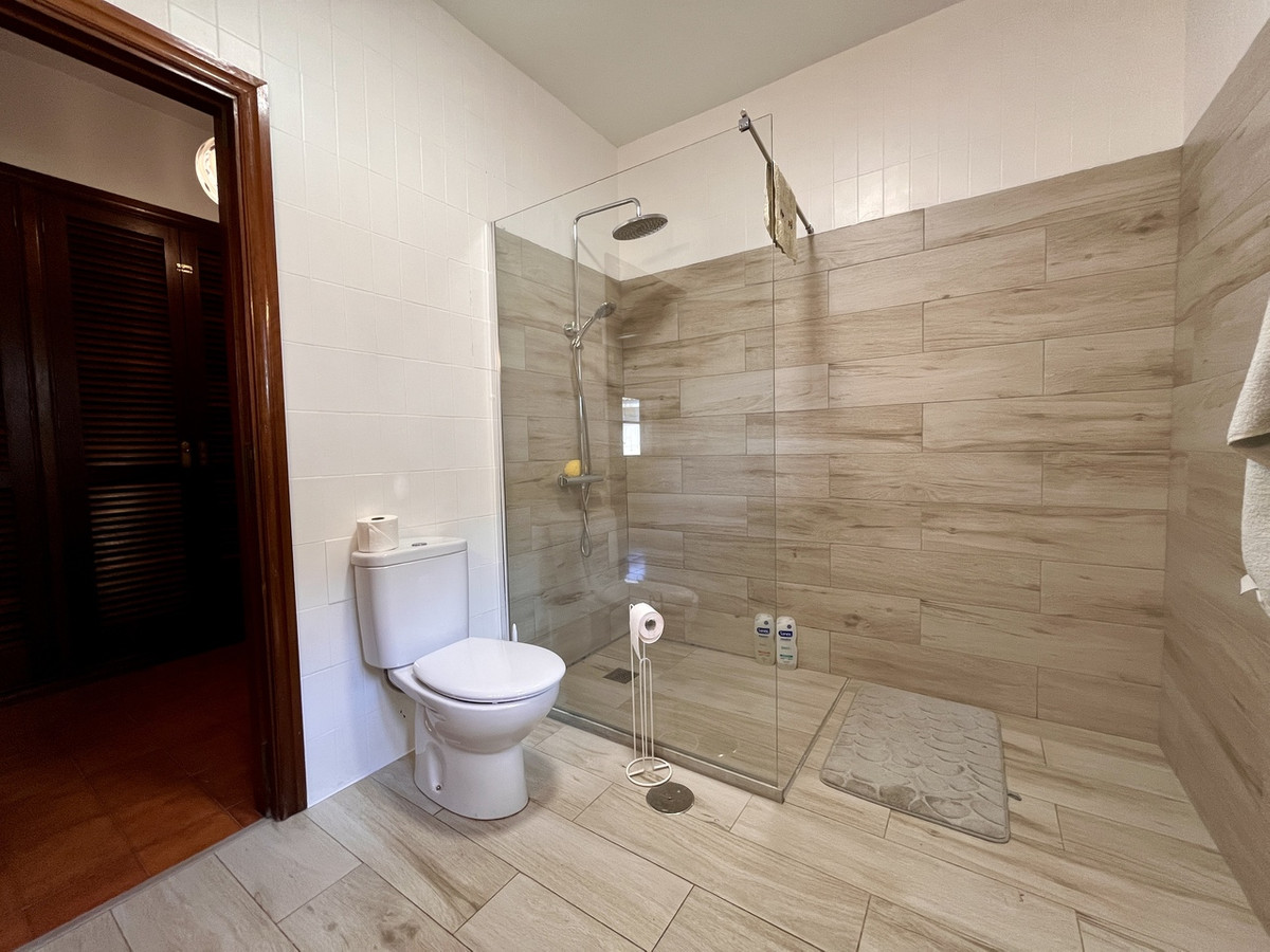 4 Bed Townhouse for sale in La Nucia Costa Blanca, Alicante, Spain