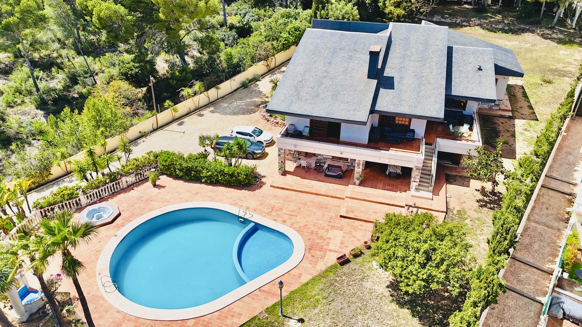 4 Bed Townhouse for sale in La Nucia Costa Blanca, Alicante, Spain