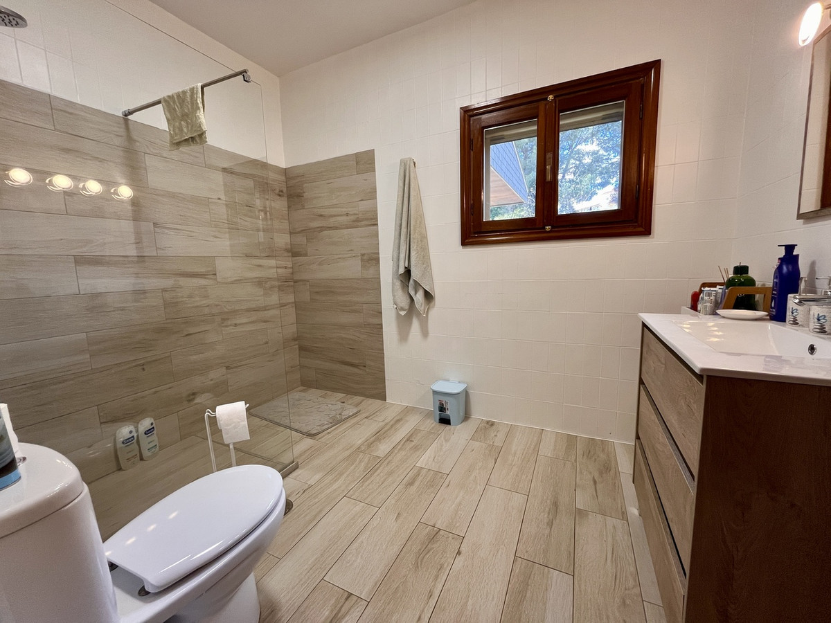 4 Bed Townhouse for sale in La Nucia Costa Blanca, Alicante, Spain