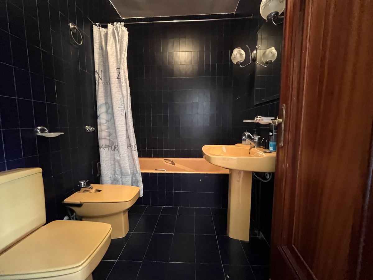 4 Bed Townhouse for sale in La Nucia Costa Blanca, Alicante, Spain