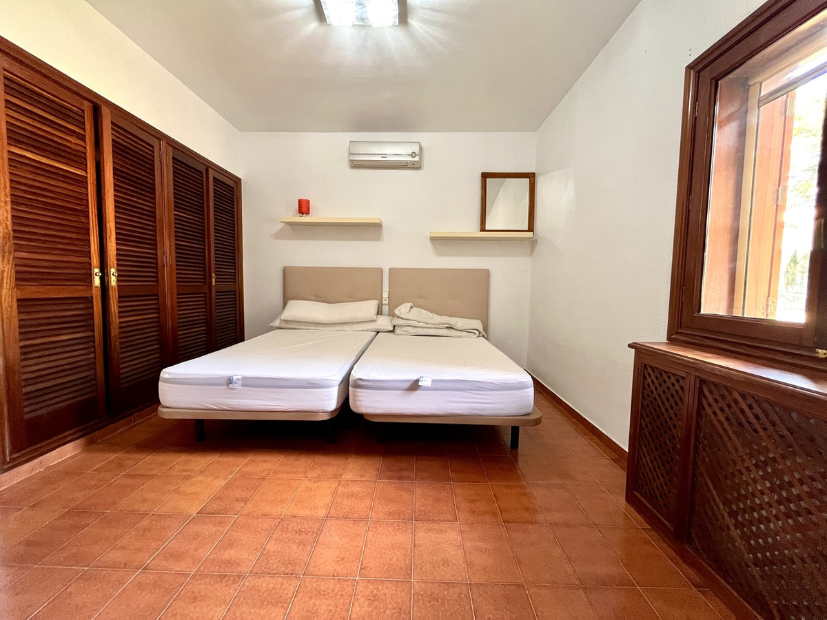 4 Bed Townhouse for sale in La Nucia Costa Blanca, Alicante, Spain