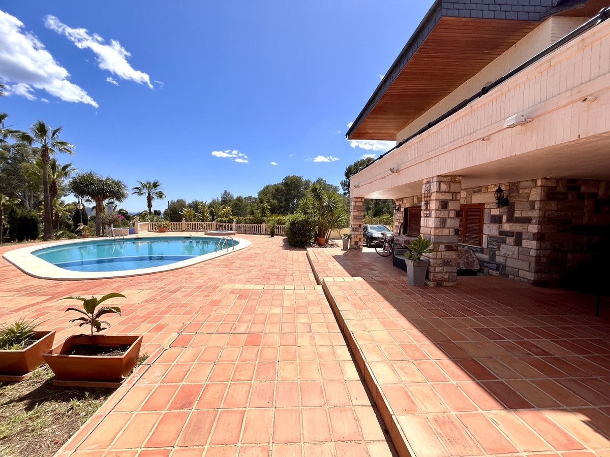 4 Bed Townhouse for sale in La Nucia Costa Blanca, Alicante, Spain