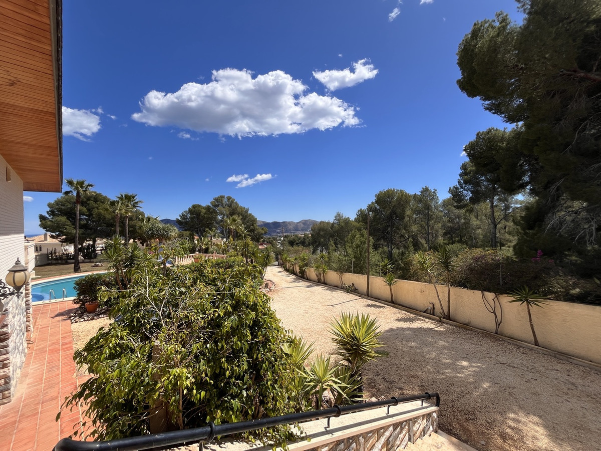 4 Bed Townhouse for sale in La Nucia Costa Blanca, Alicante, Spain