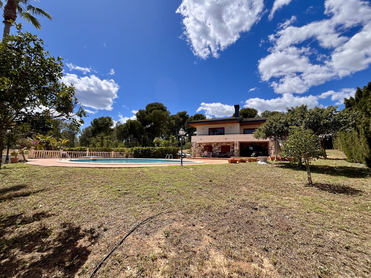 4 Bed Townhouse for sale in La Nucia Costa Blanca, Alicante, Spain
