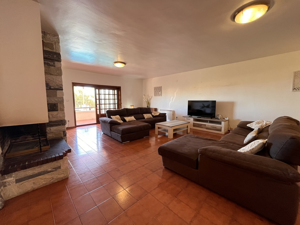 4 Bed Townhouse for sale in La Nucia Costa Blanca, Alicante, Spain