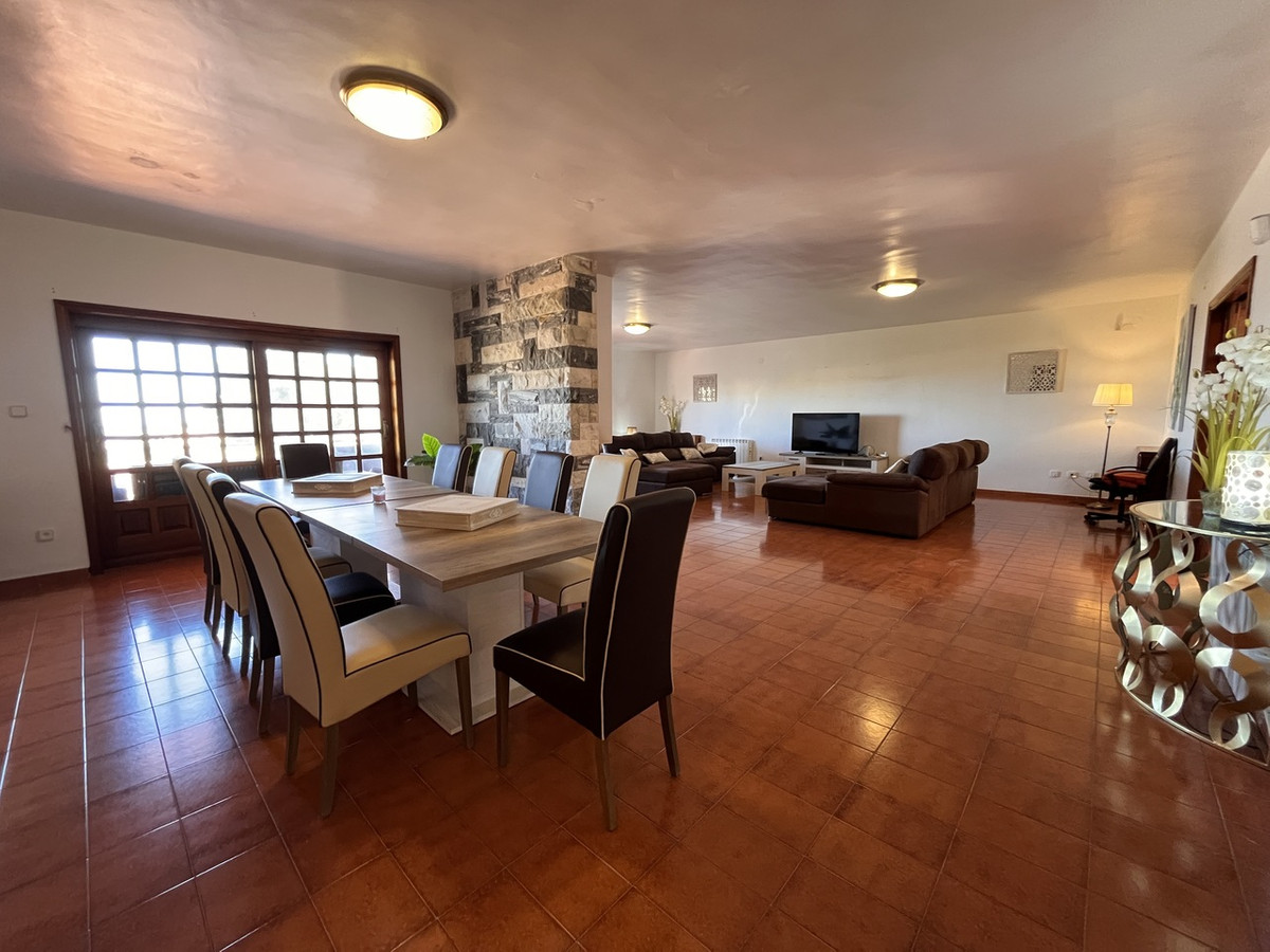 4 Bed Townhouse for sale in La Nucia Costa Blanca, Alicante, Spain