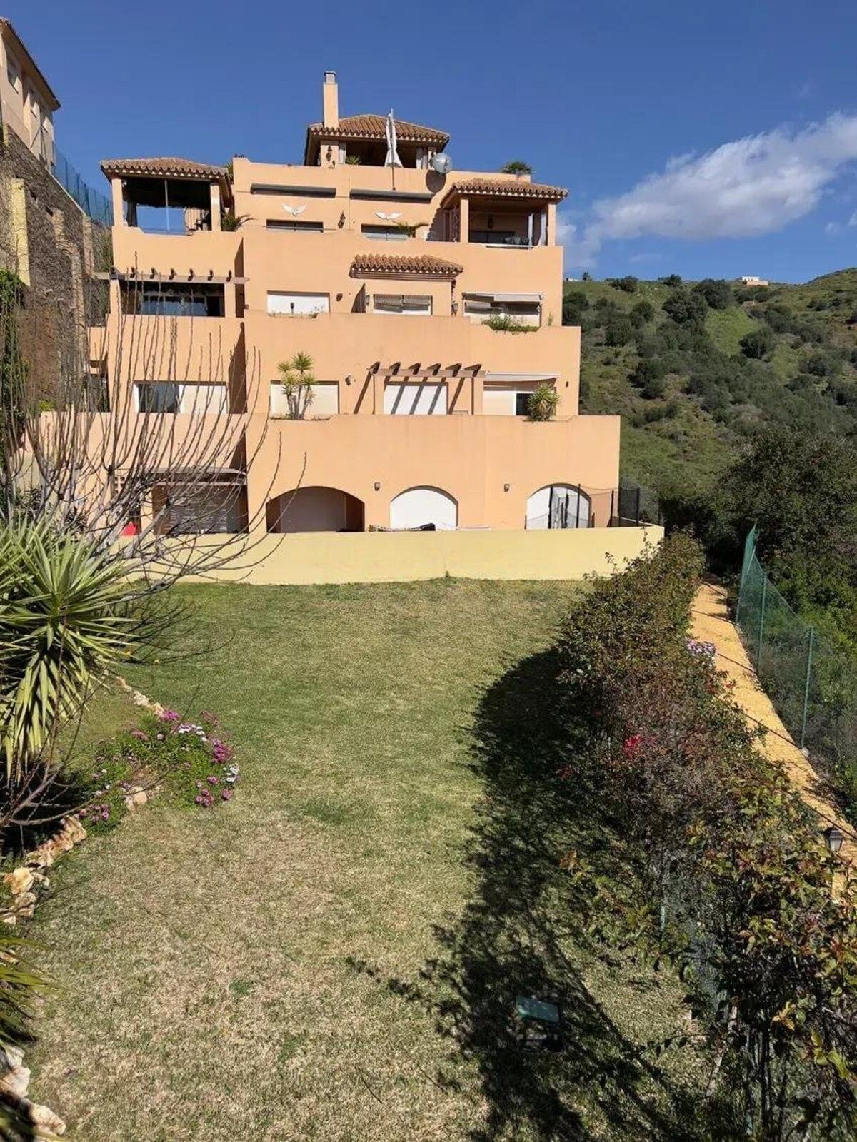 2 Bed Apartment for sale in Calahonda Costa Del Sol, Málaga, Spain