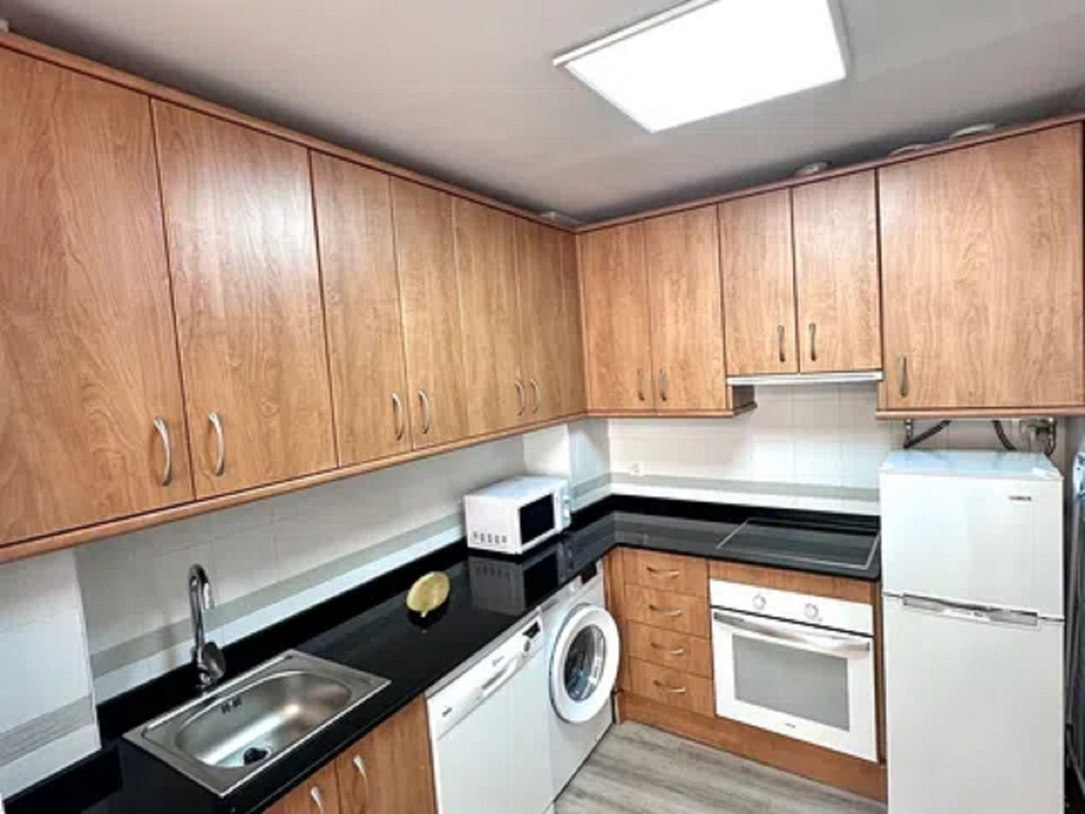 Se vende Apartamento Planta Media de 2 dormitorios en Costa Del Sol, Málaga, España