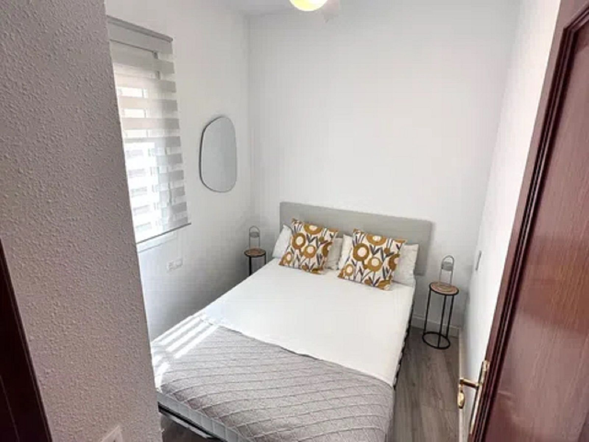 Se vende Apartamento Planta Media de 2 dormitorios en Costa Del Sol, Málaga, España