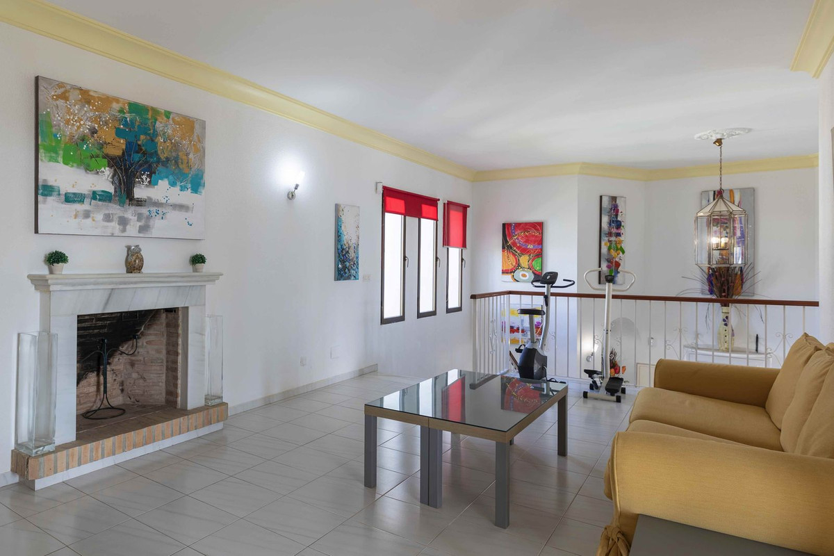 5 Bed Townhouse for sale in Estepona Costa Del Sol, Málaga, Spain
