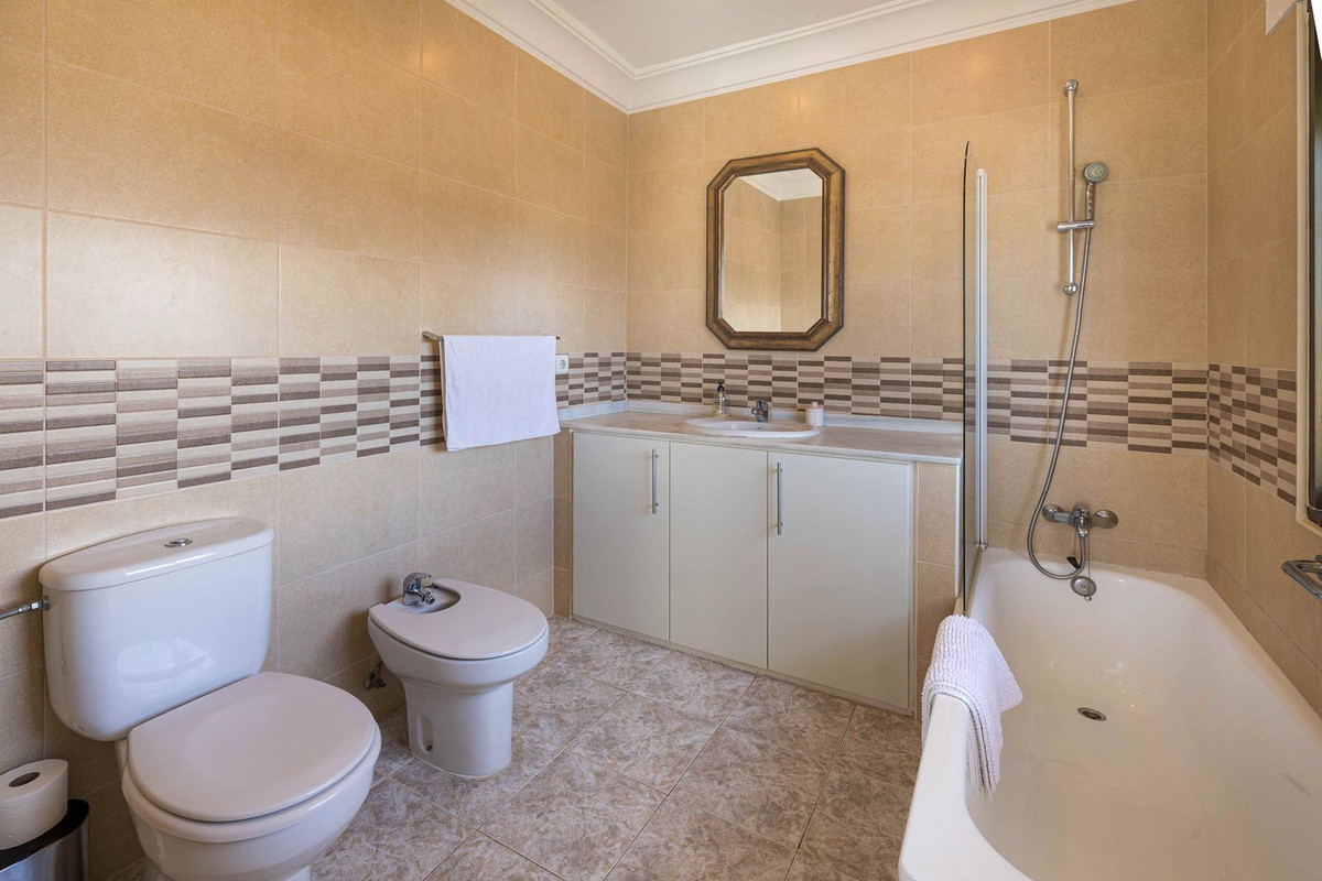 5 Bed Townhouse for sale in Estepona Costa Del Sol, Málaga, Spain