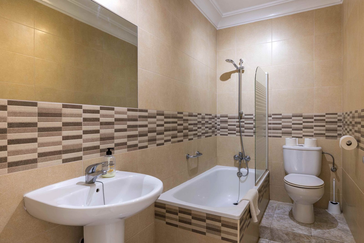 5 Bed Townhouse for sale in Estepona Costa Del Sol, Málaga, Spain