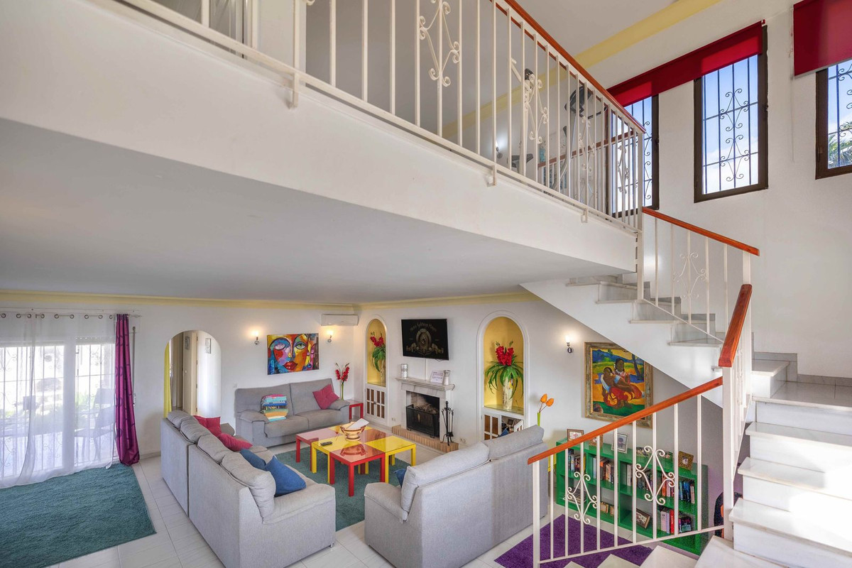 5 Bed Townhouse for sale in Estepona Costa Del Sol, Málaga, Spain