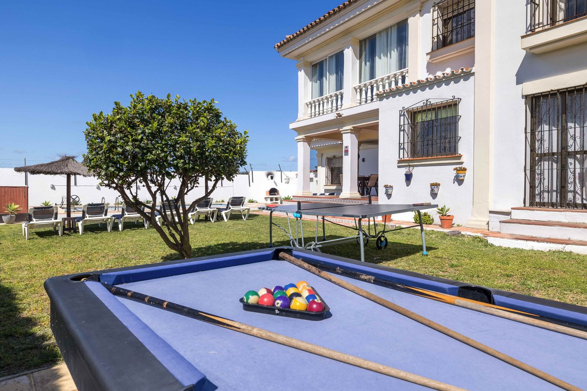 5 Bed Townhouse for sale in Estepona Costa Del Sol, Málaga, Spain
