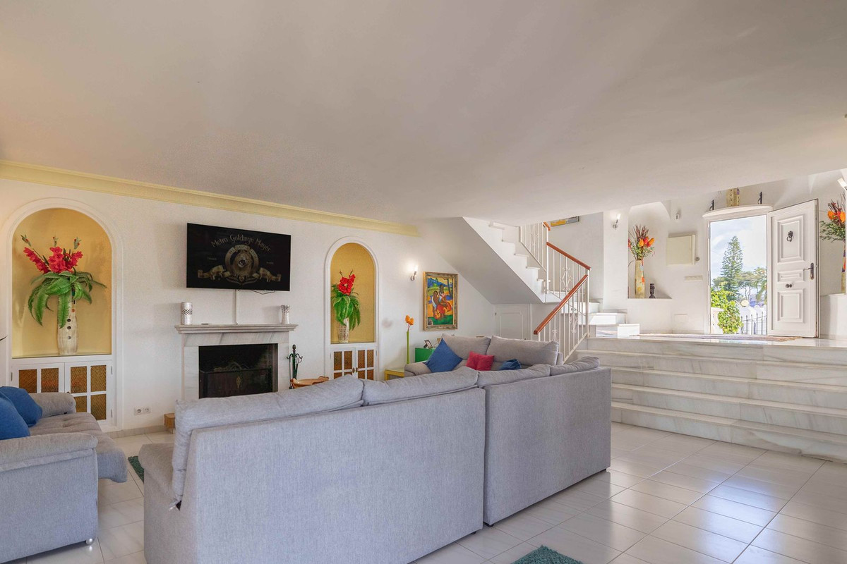 5 Bed Townhouse for sale in Estepona Costa Del Sol, Málaga, Spain