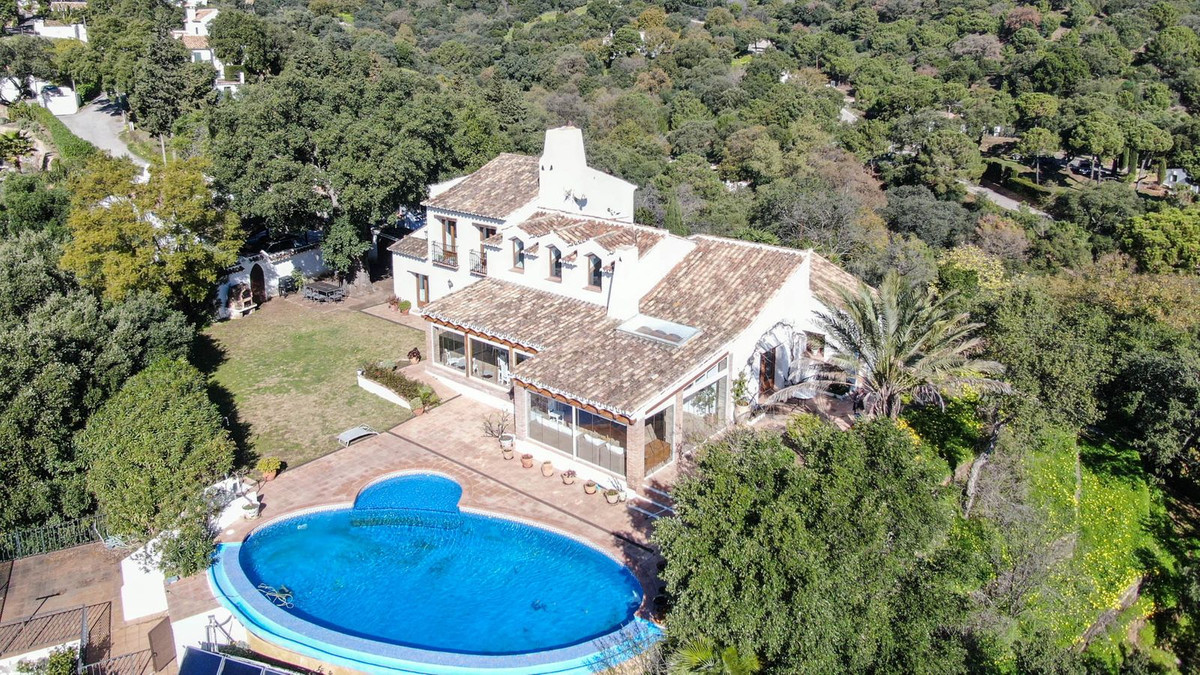 5 Bed Townhouse for sale in Casares Costa Del Sol, Málaga, Spain