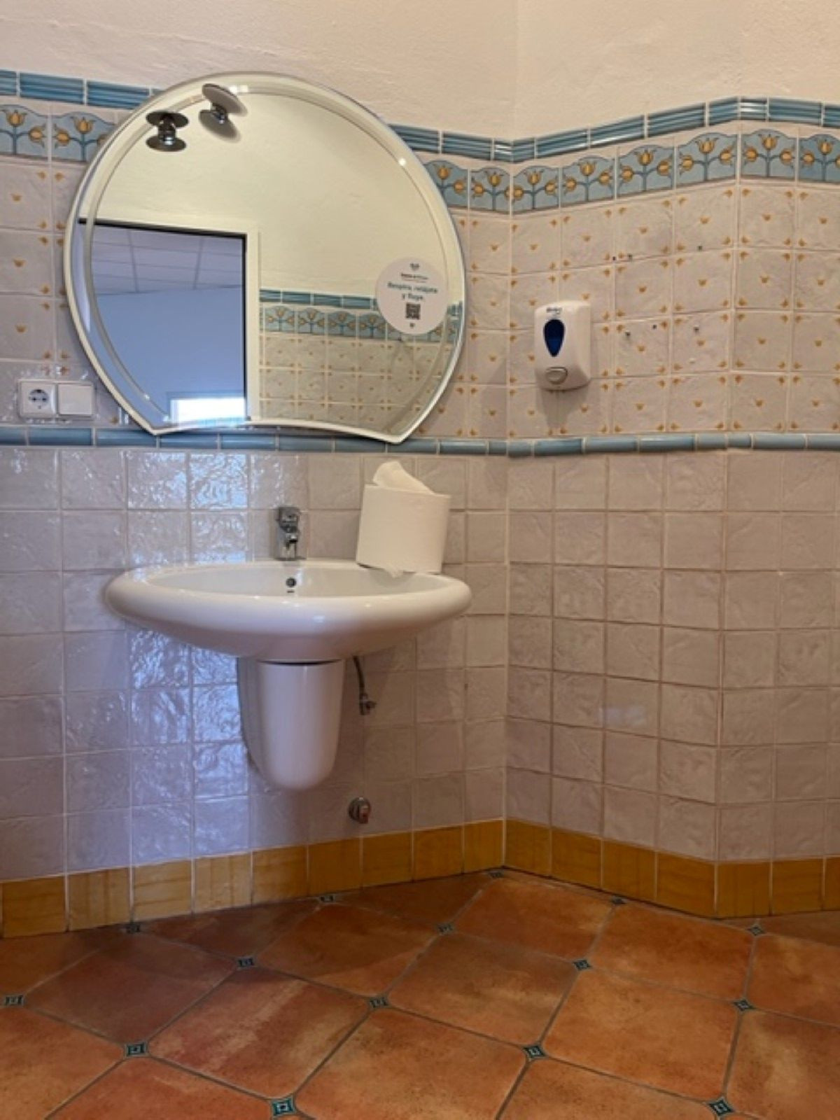 Commercial unit for sale in Marbella Costa Del Sol, Málaga, Spain