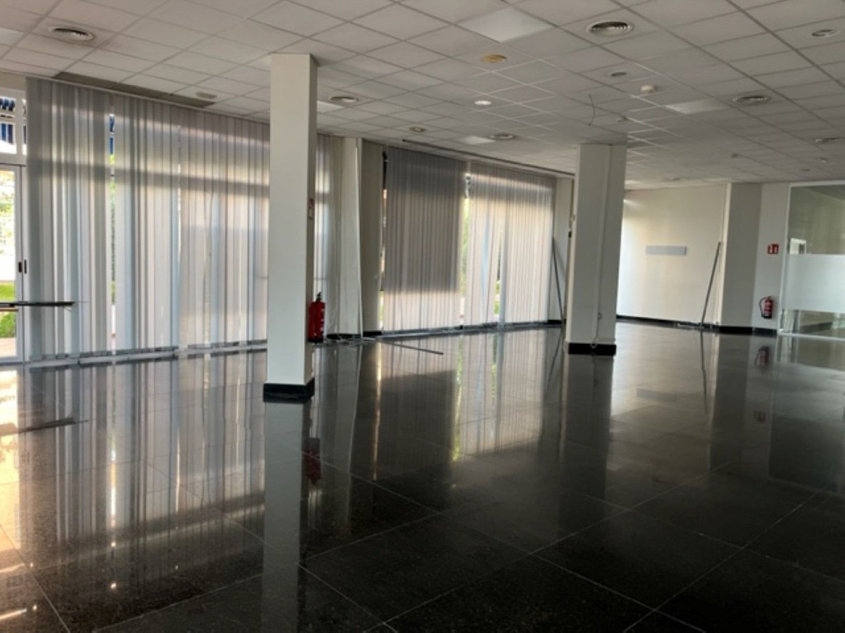 Commercial unit for sale in Marbella Costa Del Sol, Málaga, Spain
