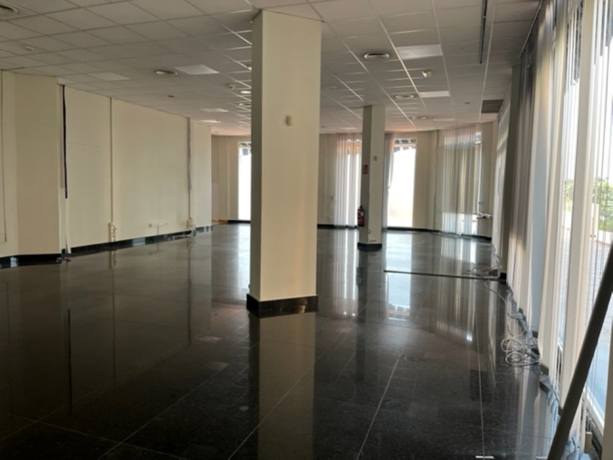 Commercial unit for sale in Marbella Costa Del Sol, Málaga, Spain