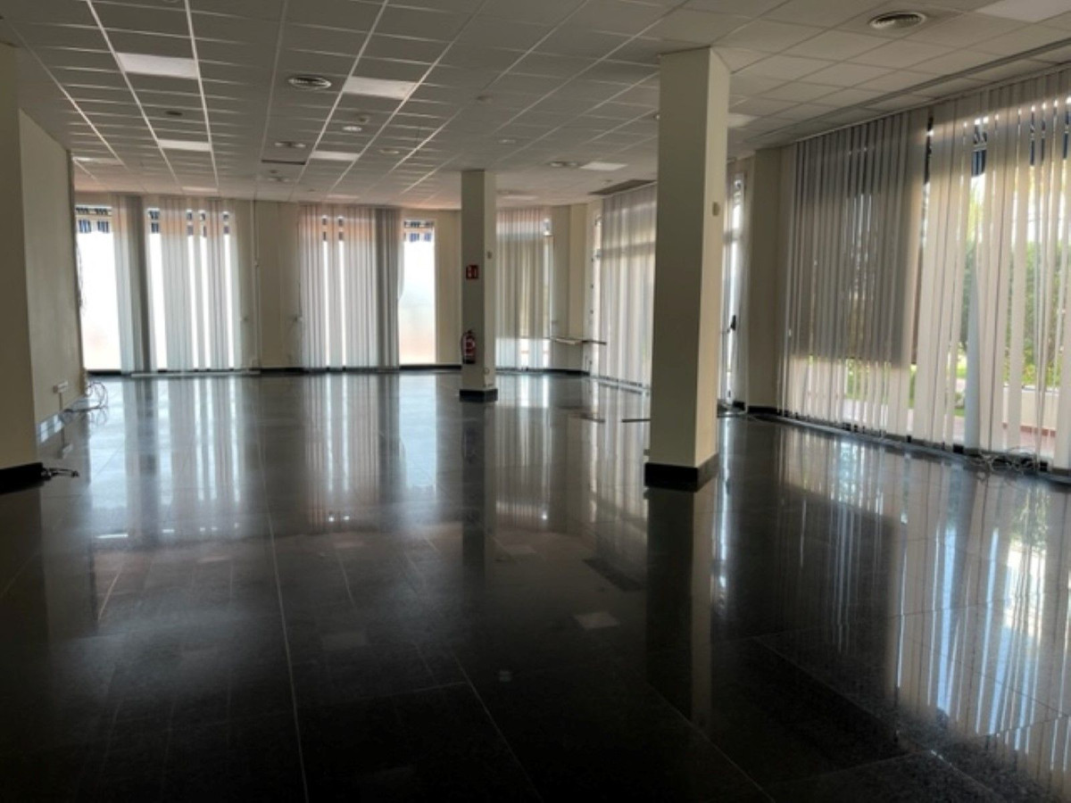 Commercial unit for sale in Marbella Costa Del Sol, Málaga, Spain