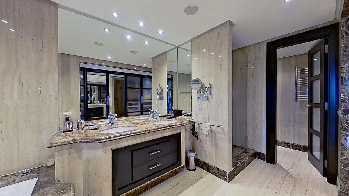 3 Bed Apartment for sale in Los Monteros Costa Del Sol, Málaga, Spain