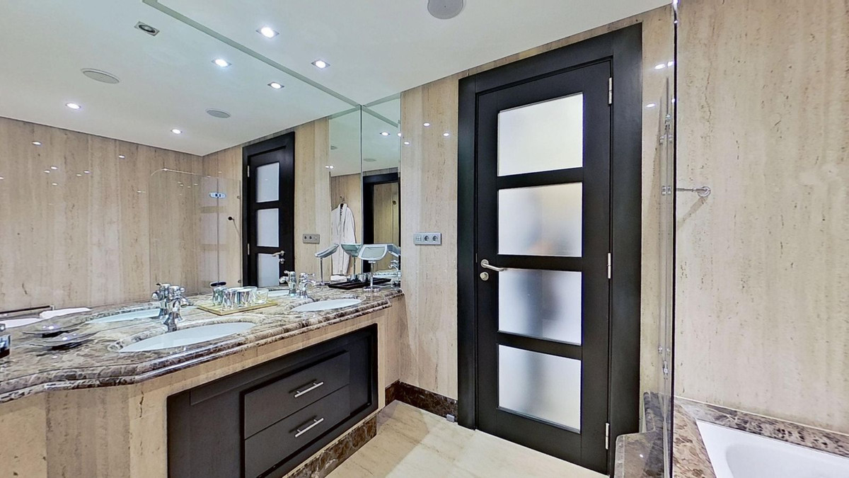3 Bed Apartment for sale in Los Monteros Costa Del Sol, Málaga, Spain