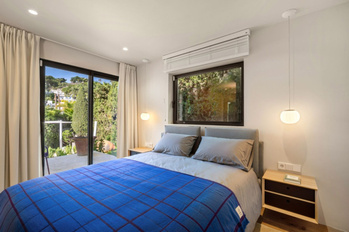 4 Bed Townhouse for sale in Nueva Andalucía Costa Del Sol, Málaga, Spain