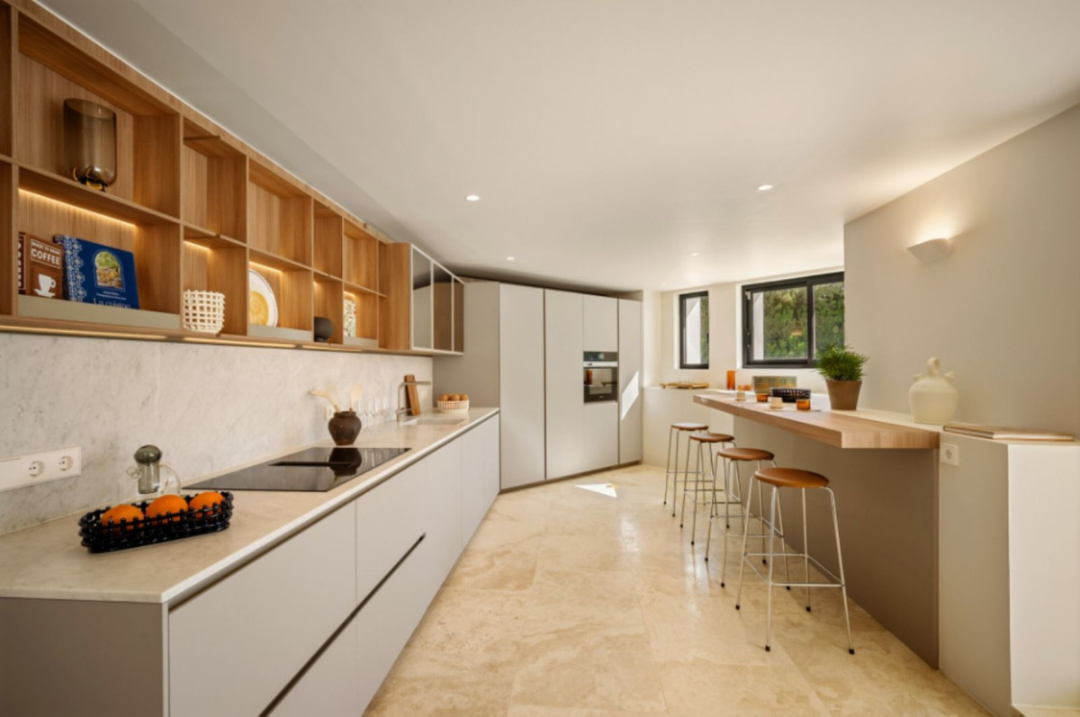 4 Bed Townhouse for sale in Nueva Andalucía Costa Del Sol, Málaga, Spain