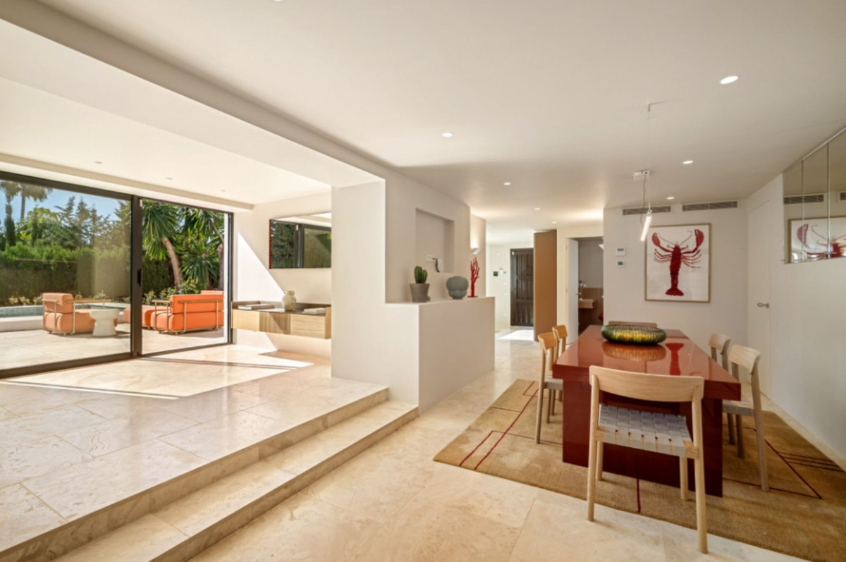 4 Bed Townhouse for sale in Nueva Andalucía Costa Del Sol, Málaga, Spain
