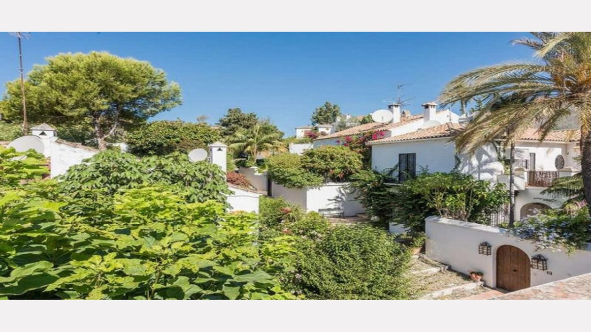 3 Bed Townhouse for sale in The Golden Mile Costa Del Sol, Málaga, Spain