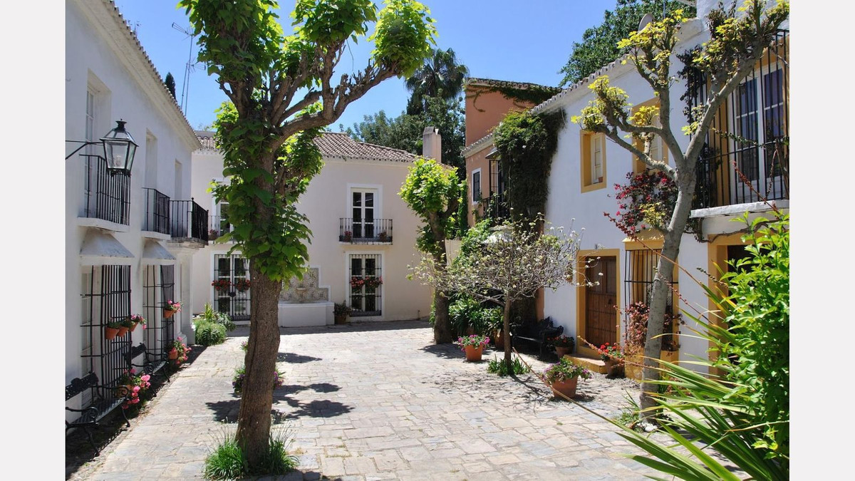 3 Bed Townhouse for sale in The Golden Mile Costa Del Sol, Málaga, Spain