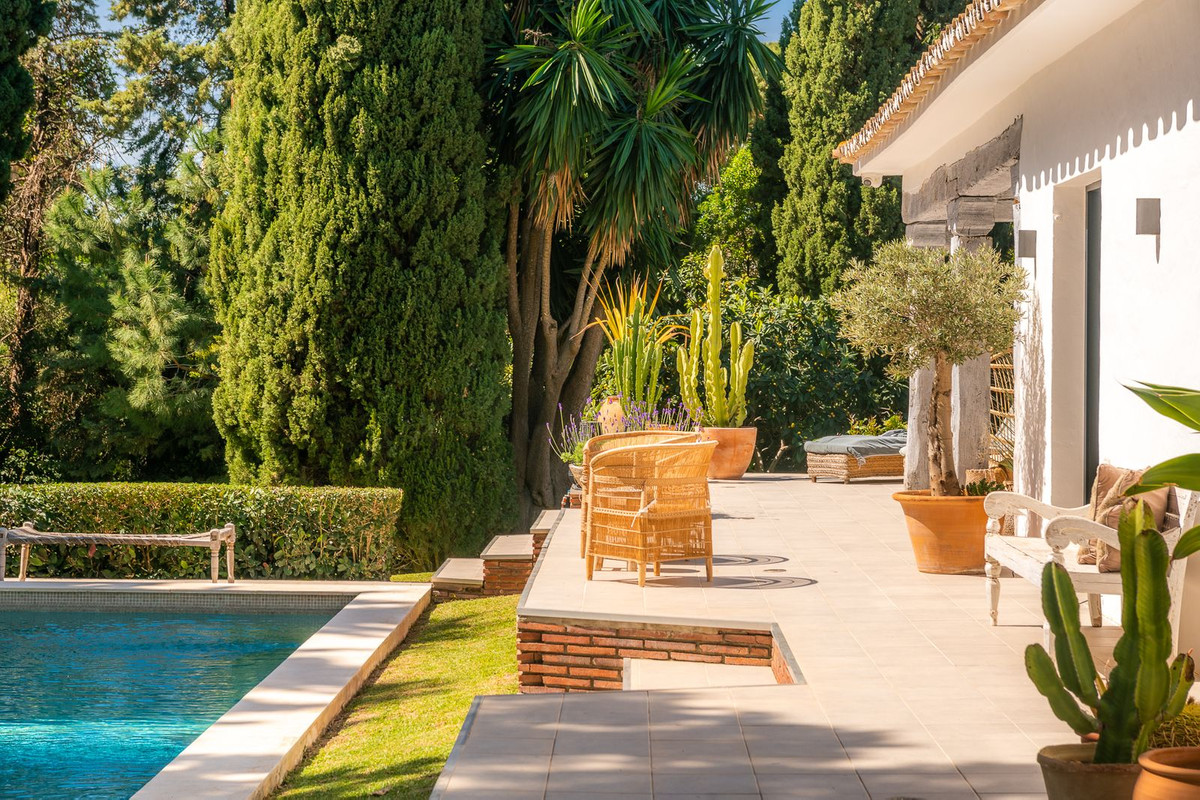 5 Bed Townhouse for sale in Hacienda Las Chapas Costa Del Sol, Málaga, Spain