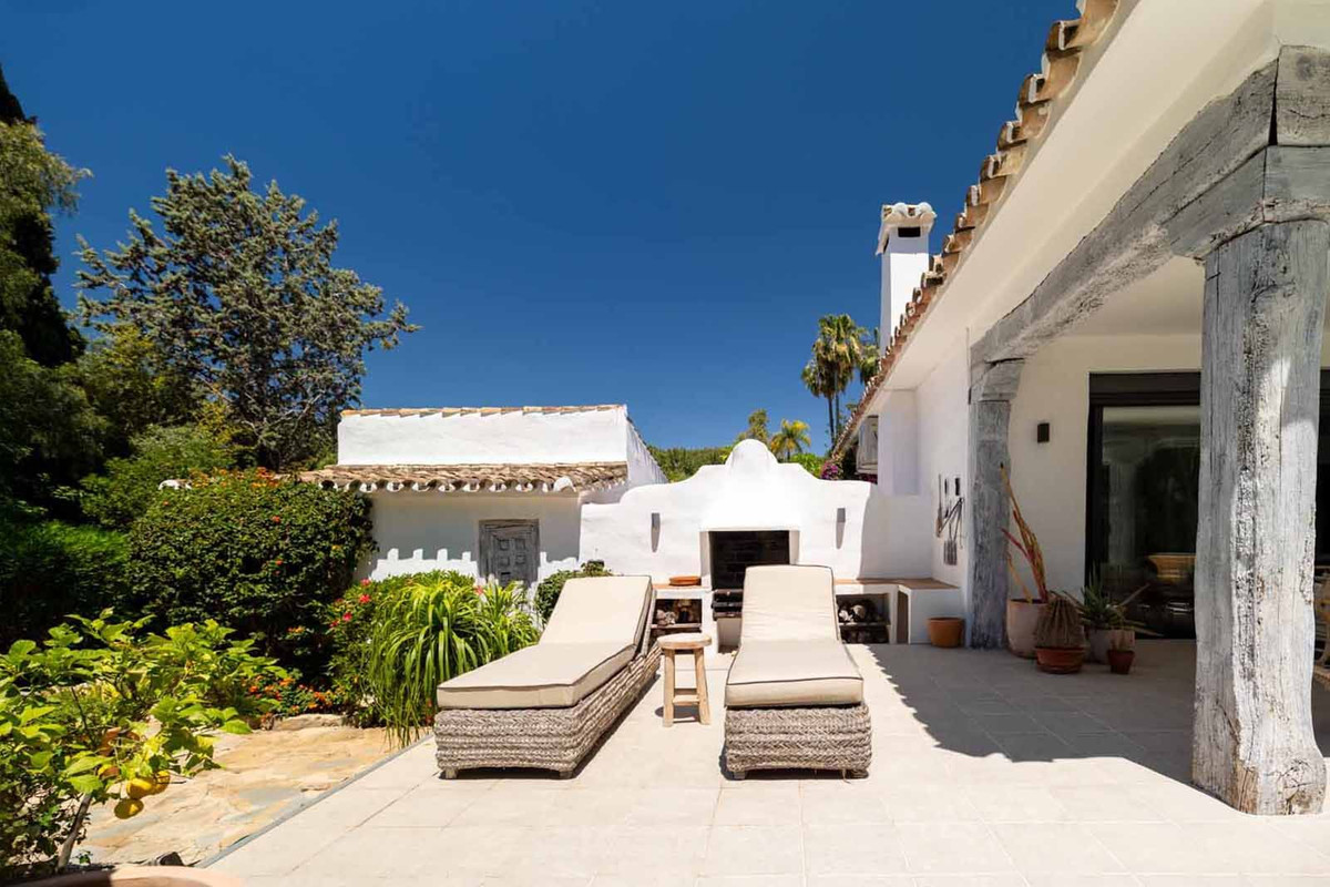 5 Bed Townhouse for sale in Hacienda Las Chapas Costa Del Sol, Málaga, Spain