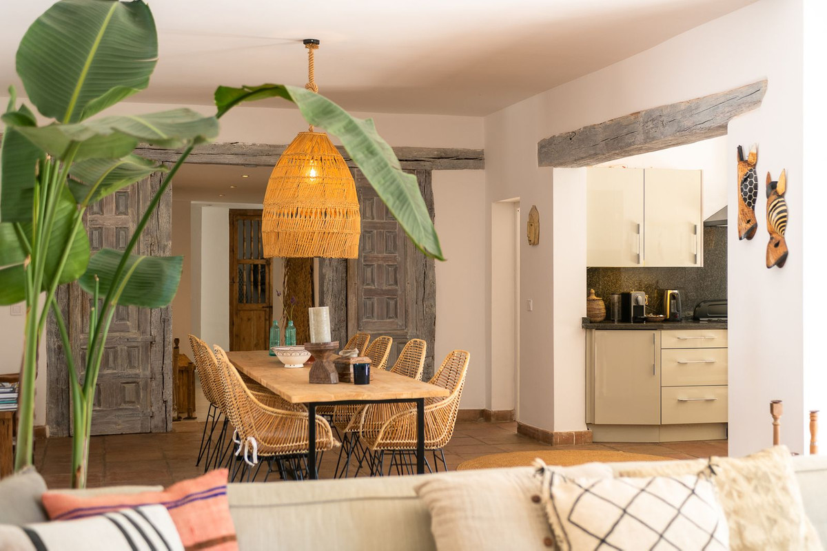 5 Bed Townhouse for sale in Hacienda Las Chapas Costa Del Sol, Málaga, Spain