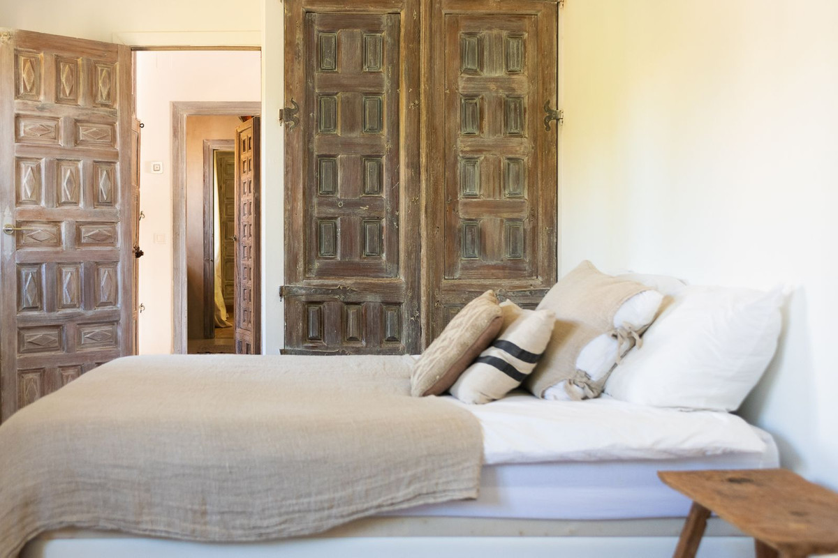 5 Bed Townhouse for sale in Hacienda Las Chapas Costa Del Sol, Málaga, Spain