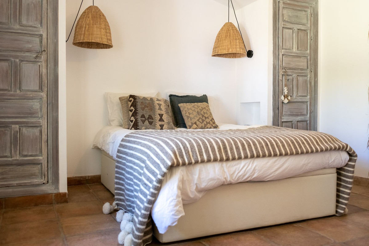 5 Bed Townhouse for sale in Hacienda Las Chapas Costa Del Sol, Málaga, Spain