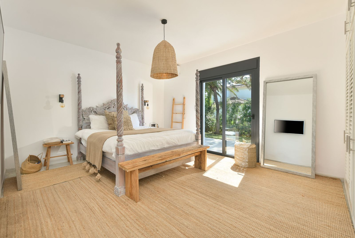 5 Bed Townhouse for sale in Hacienda Las Chapas Costa Del Sol, Málaga, Spain