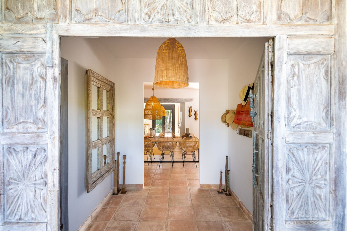 5 Bed Townhouse for sale in Hacienda Las Chapas Costa Del Sol, Málaga, Spain